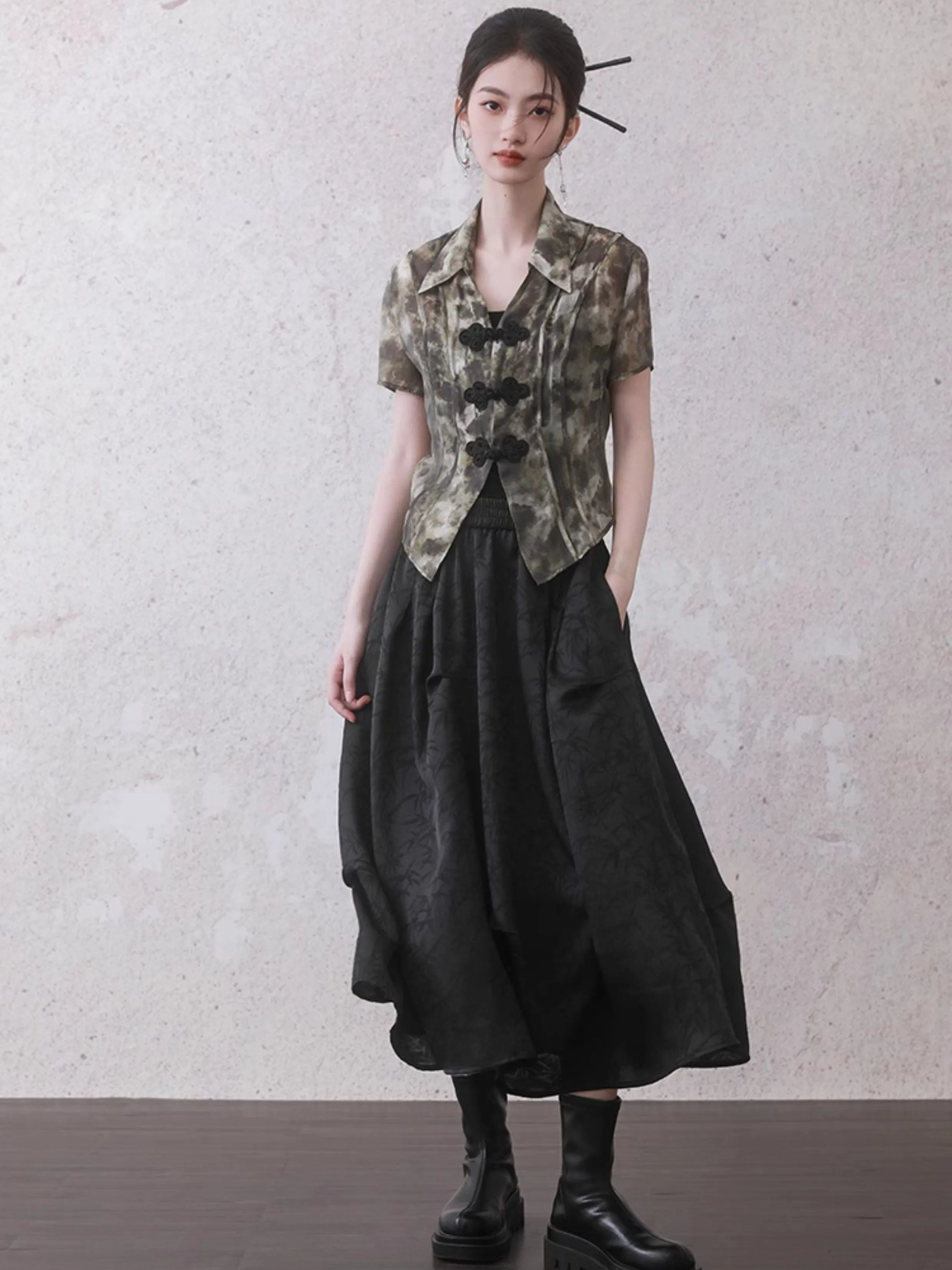 Bamboo Leaf Irregular Pleated Skirt