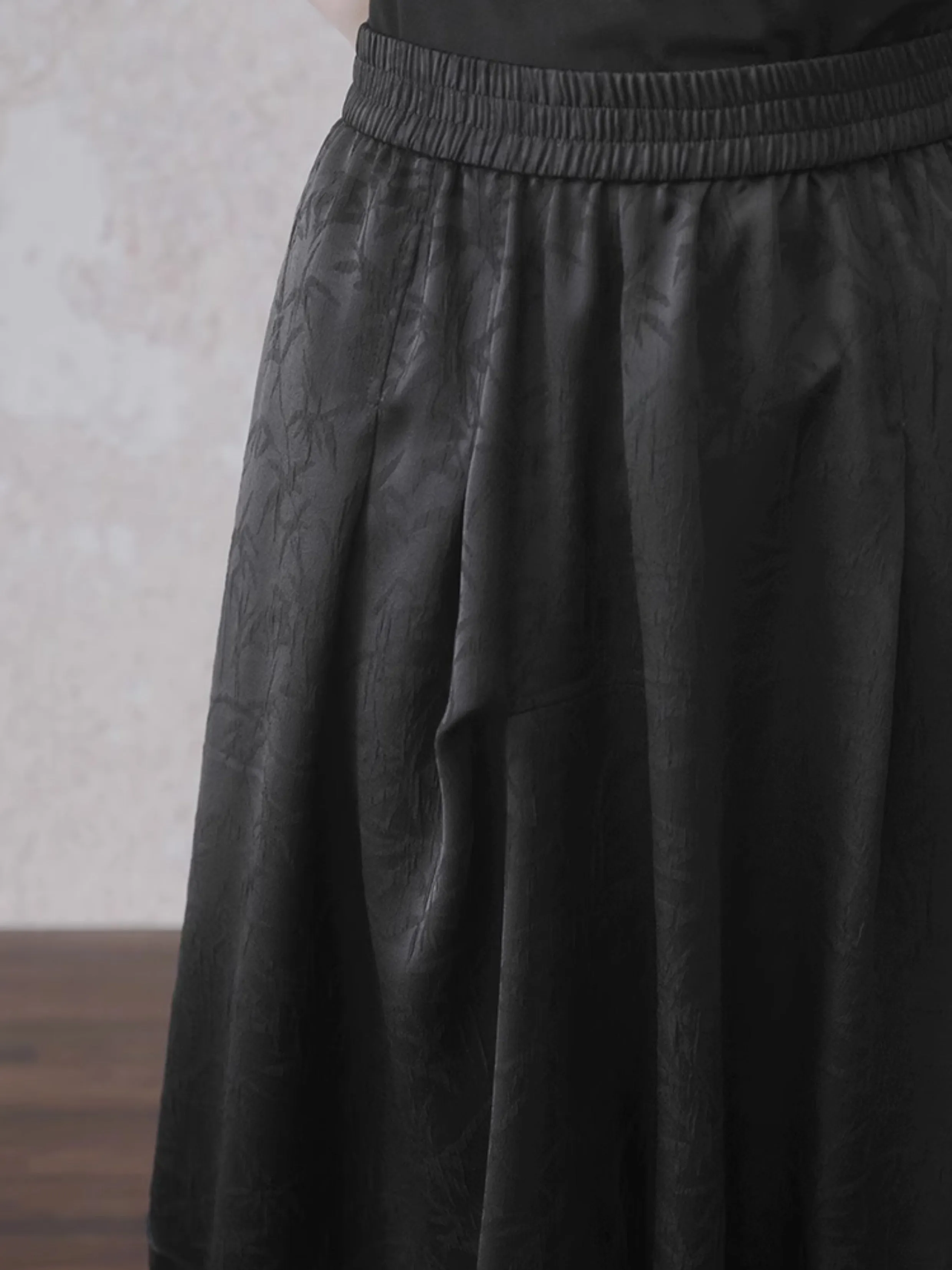 Bamboo Leaf Irregular Pleated Skirt