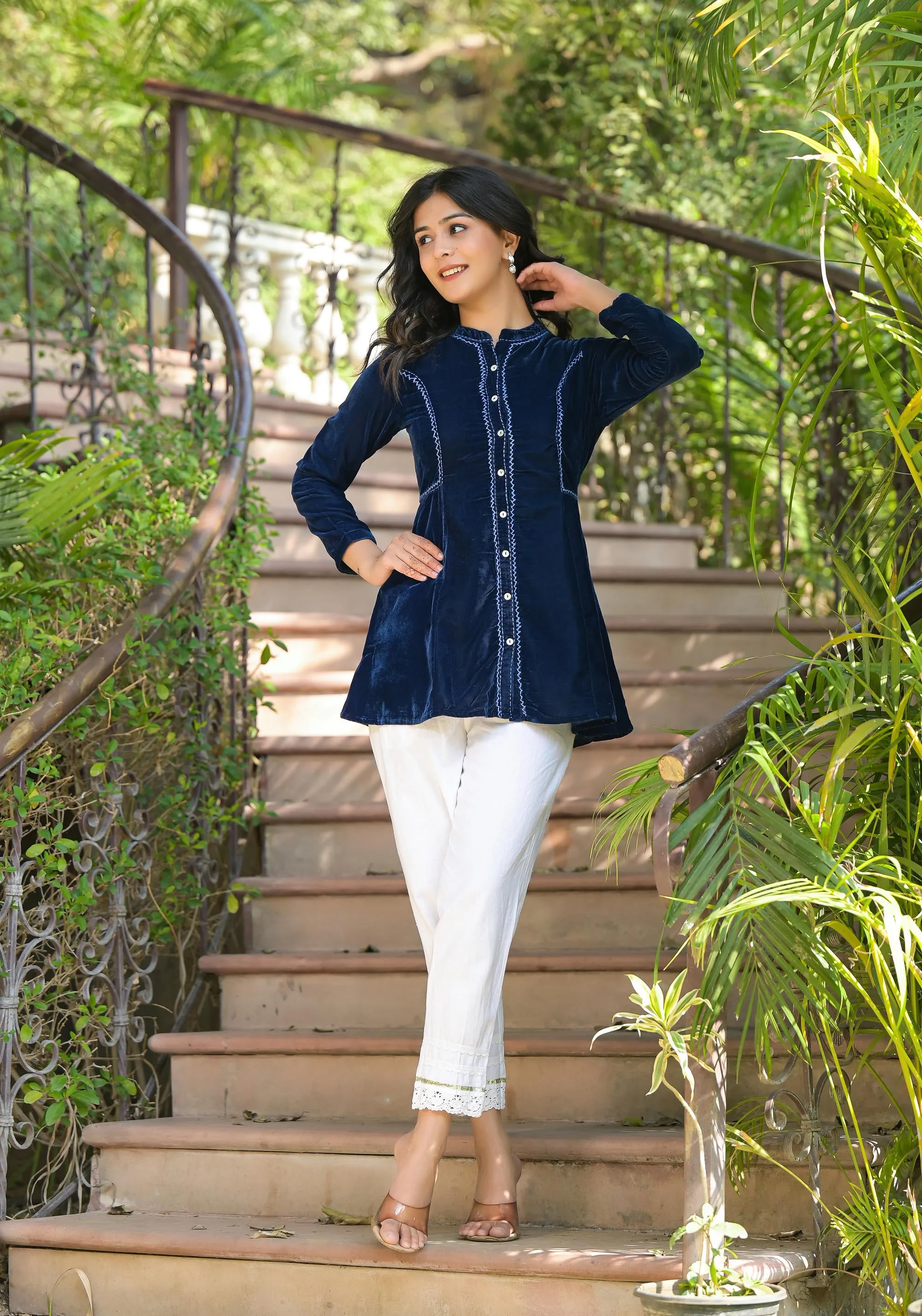 Blue Solid Velvet Tunic With Button Closure