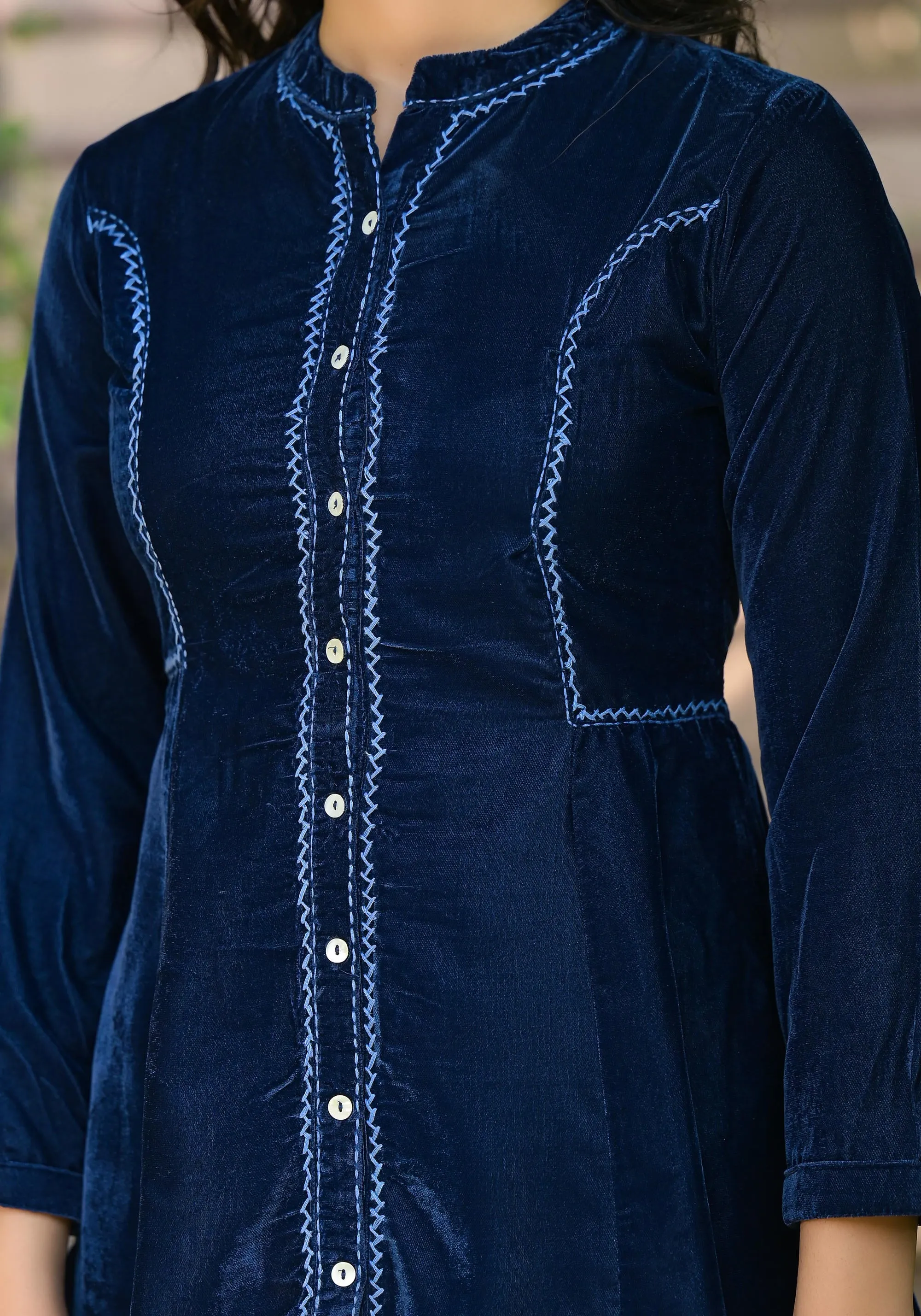 Blue Solid Velvet Tunic With Button Closure