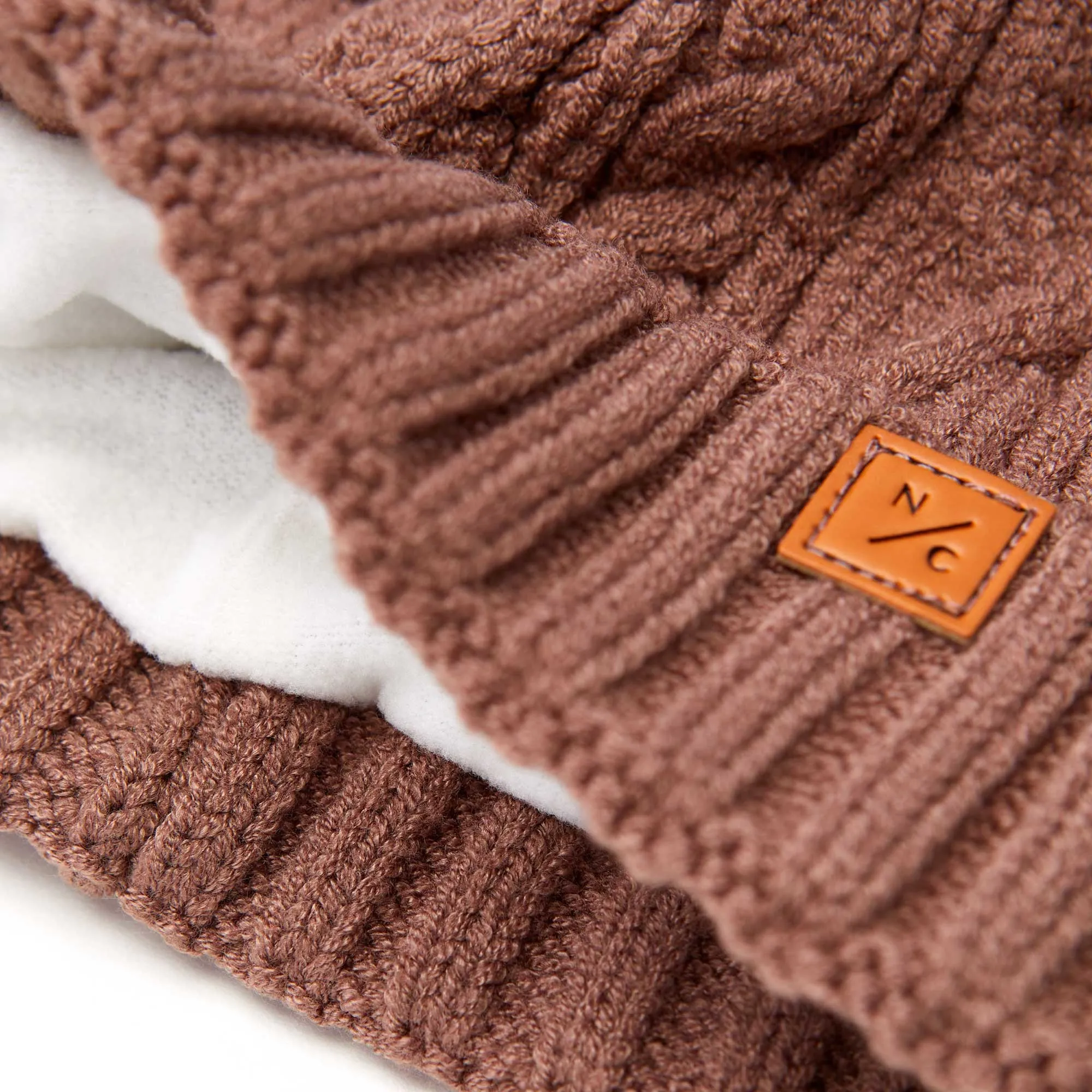 Classic Cable Knit Pom Pom Hat in Cocoa Brown