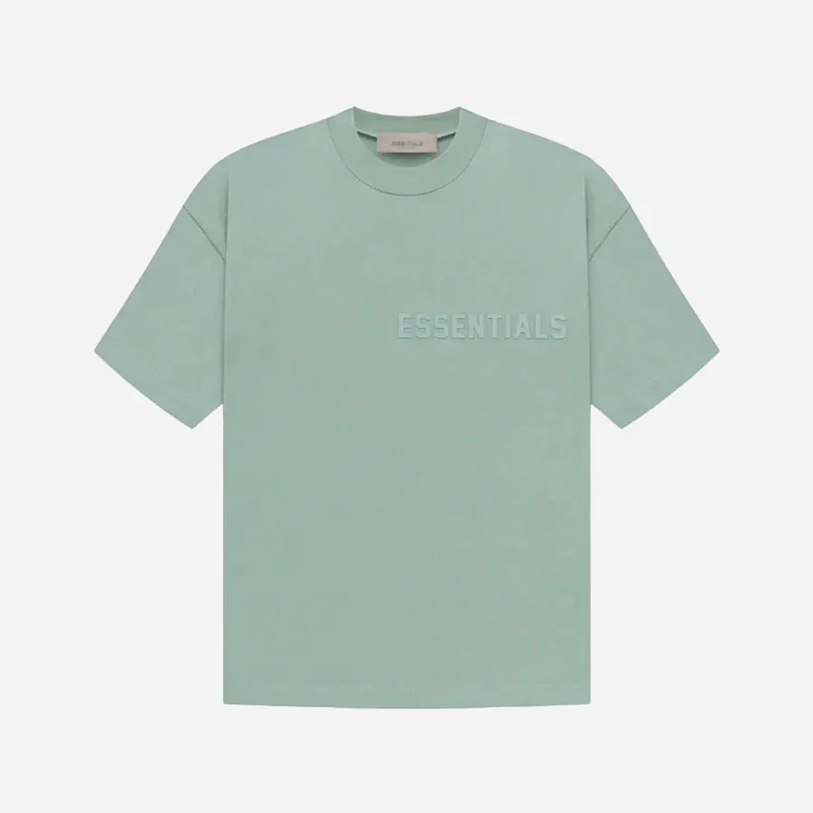 FEAR OF GOD ESSENTIALS SS TEE SYCAMORE