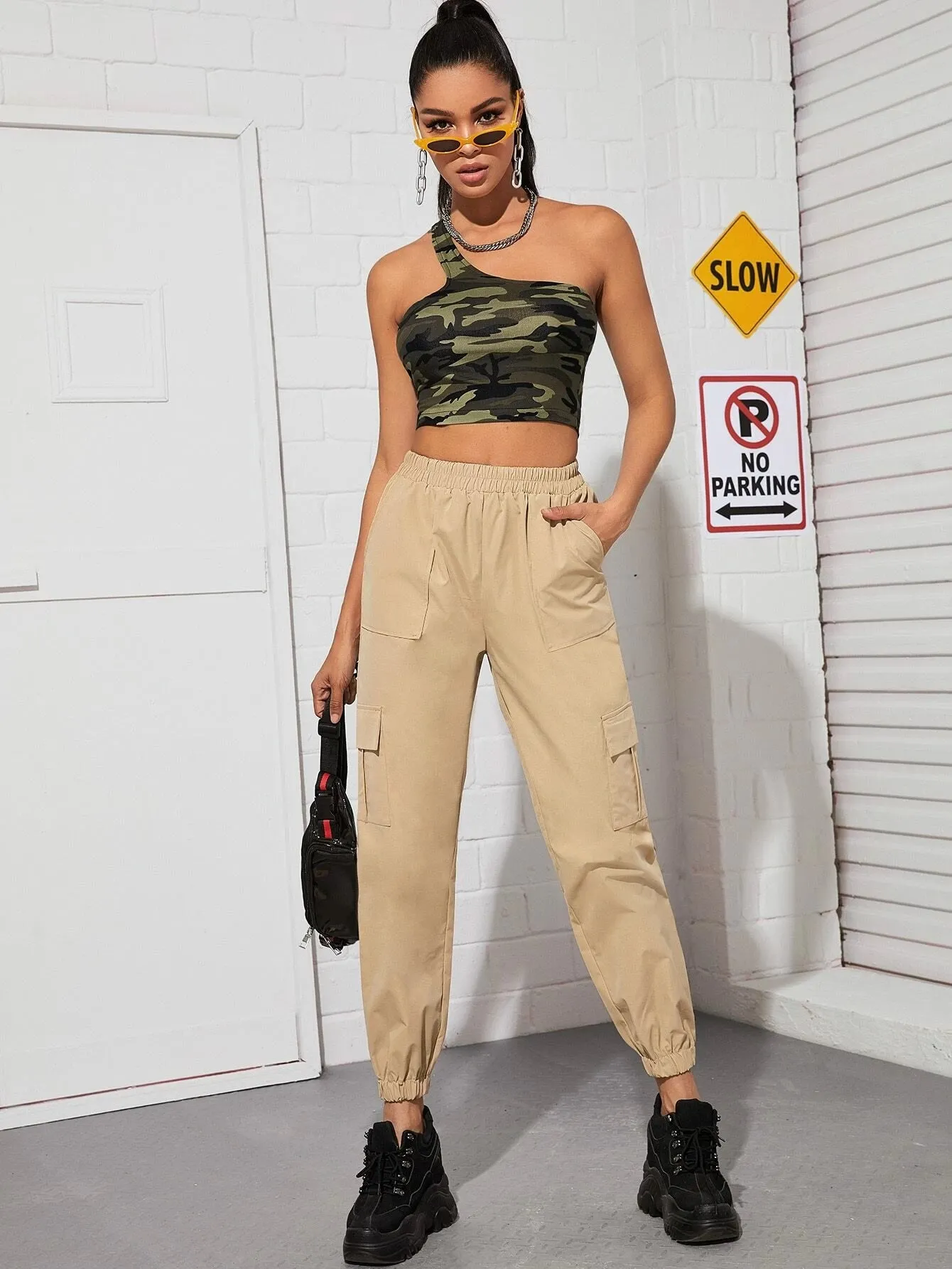 Flap Pocket Side Elastic Waist Cargo Pants