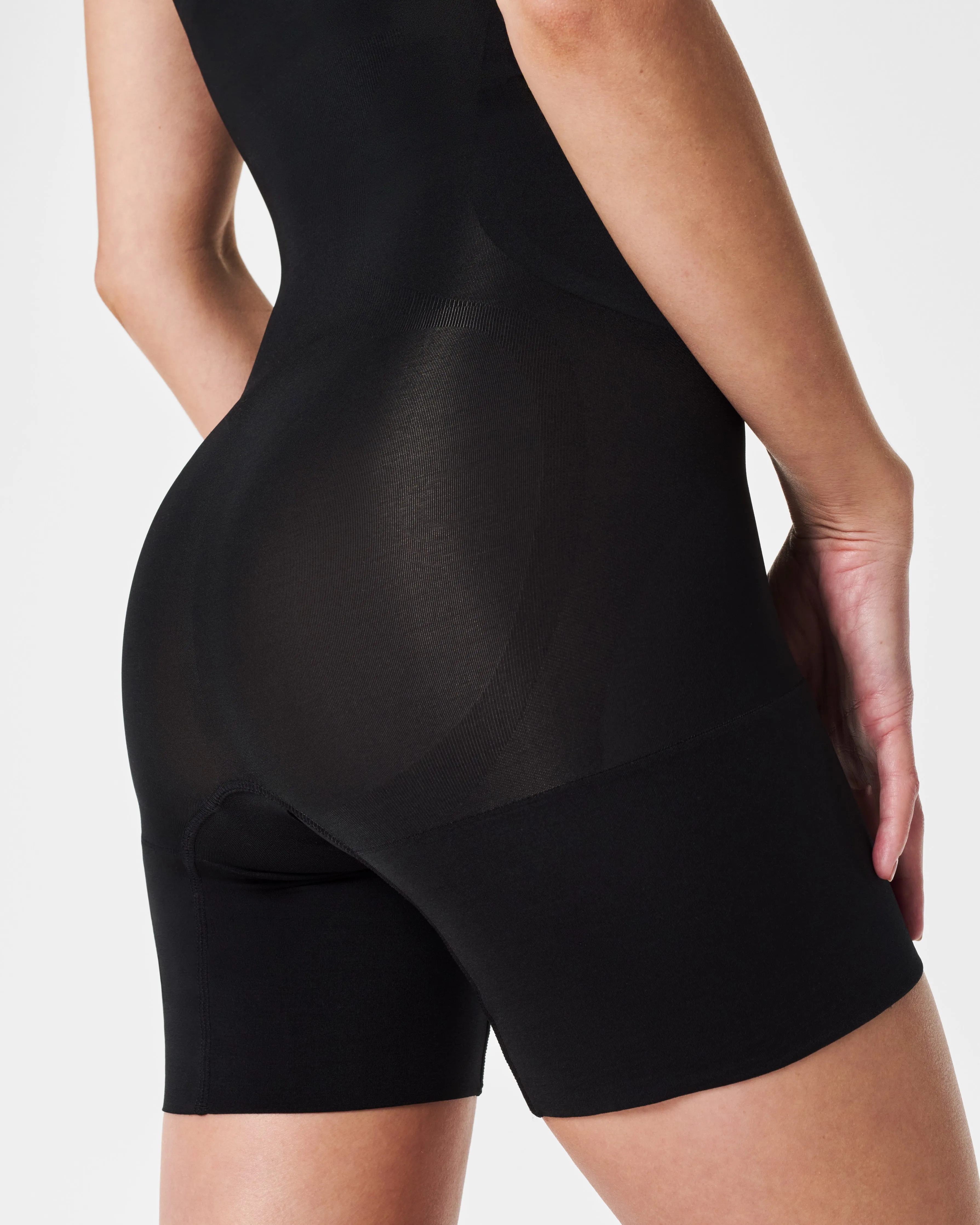 SPANXsculpt™ OnCore Open-Bust Mid-Thigh Bodysuit