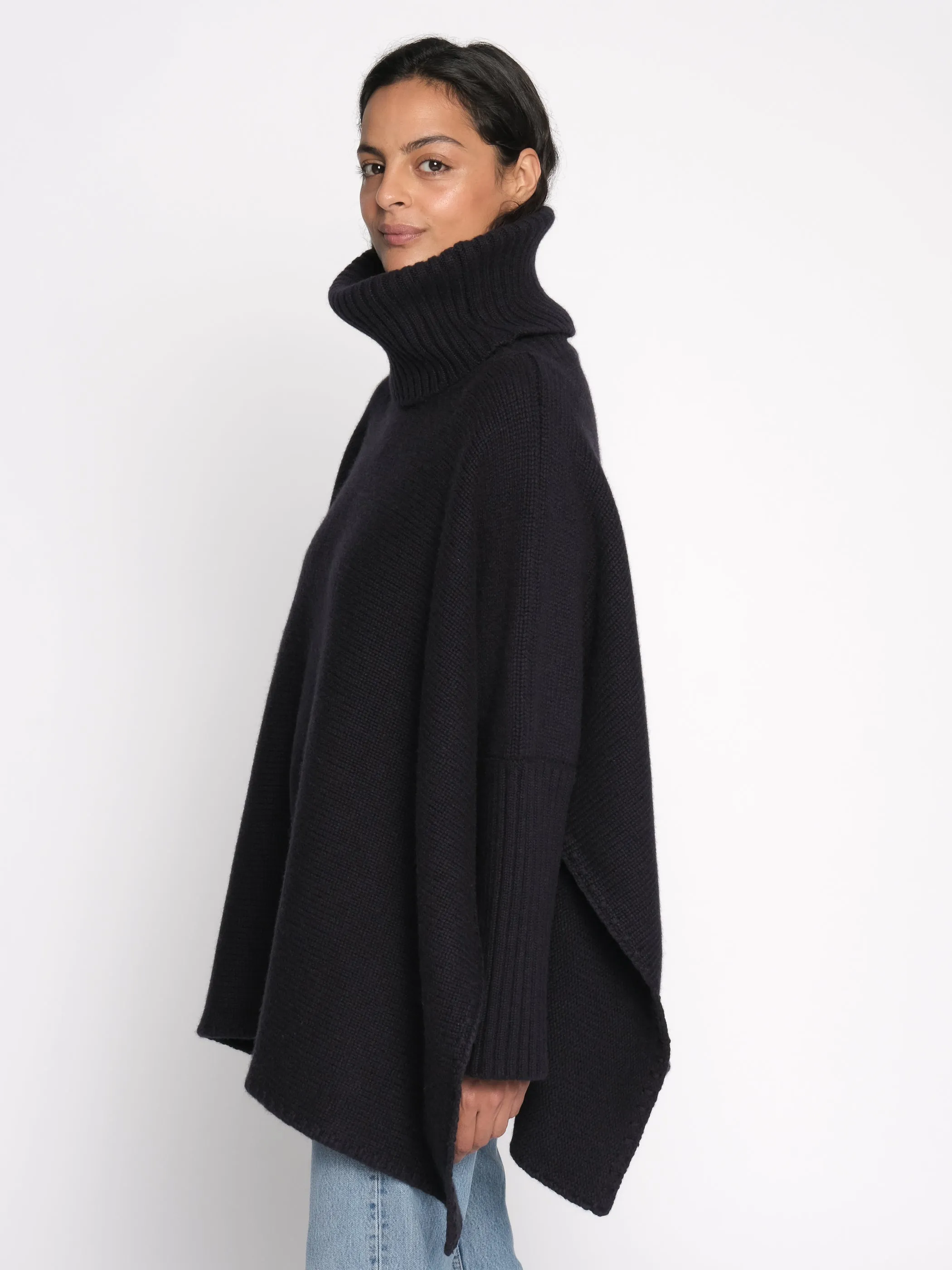 THE 12 PLY ROLLNECK PONCHO | NAVY