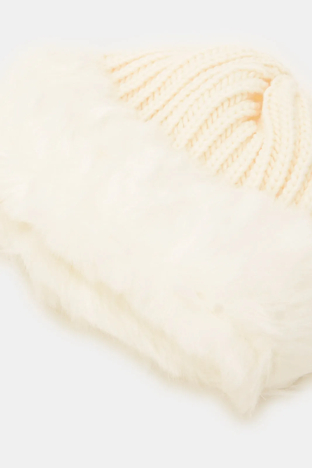 Women White Embellished Knitted Cap With Fur