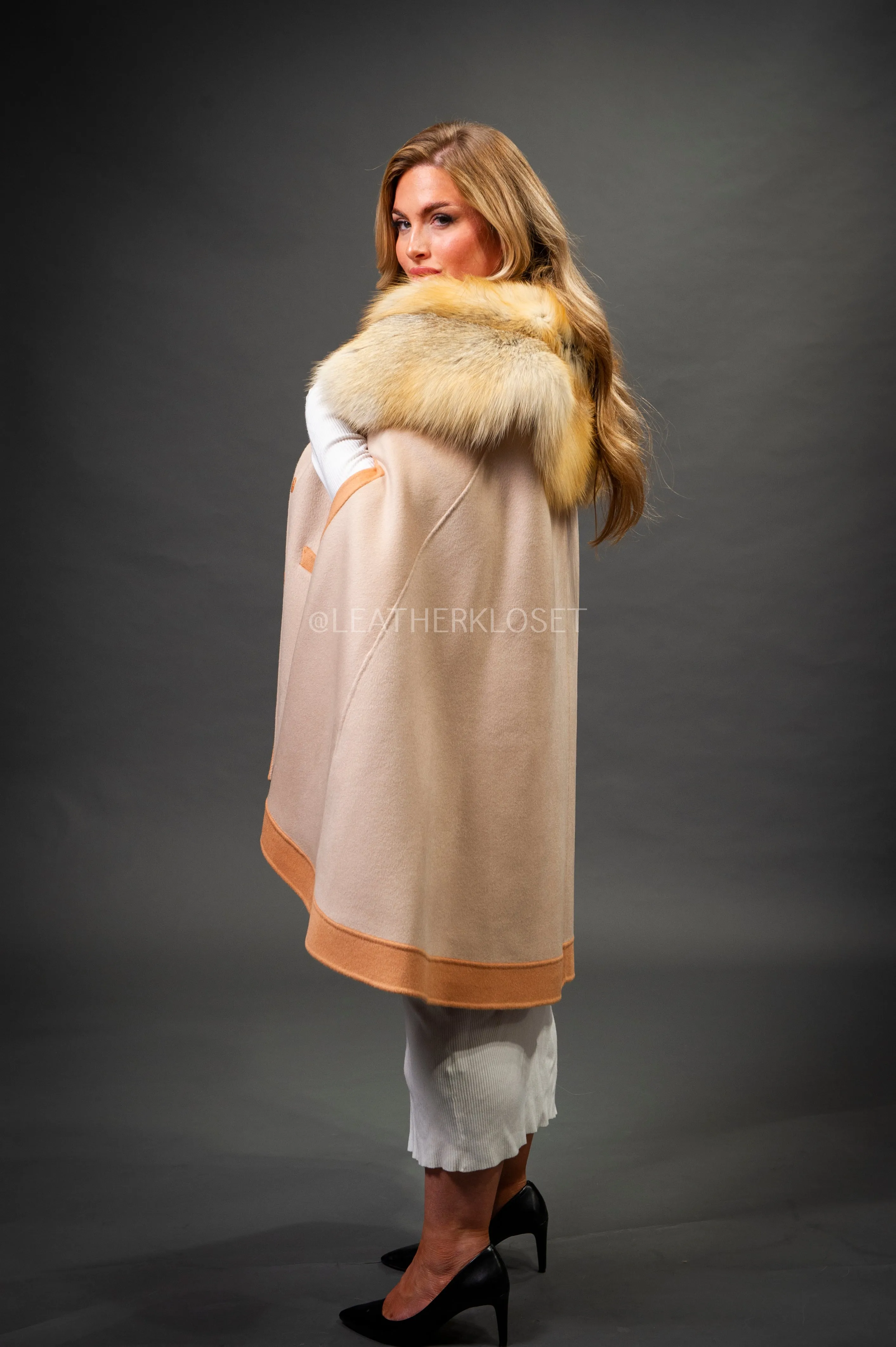 Women's Cashmere Poncho Coat With Fox Trimming [Natural]